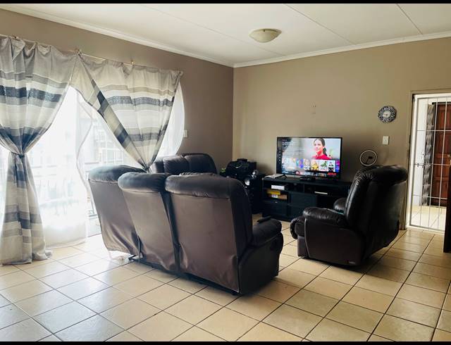 2 BEDROOM SECTIONAL TITLE FOR SALE IN BRAKPAN NORTH